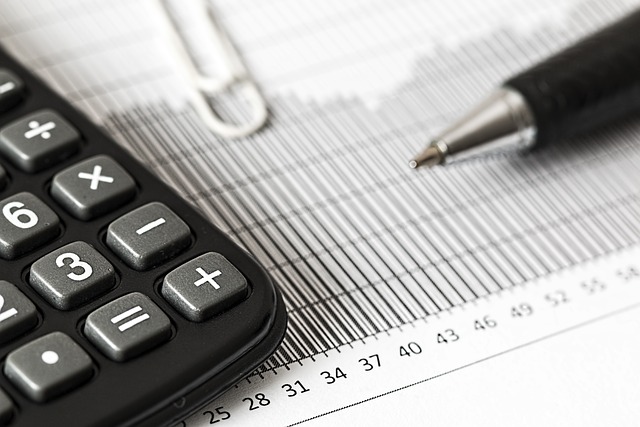 calculator-gae7729f7e_640.jpg